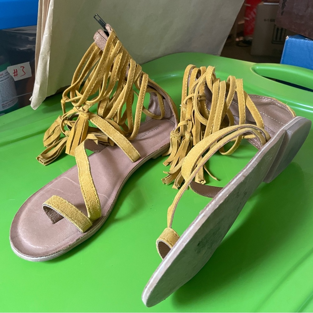 Jeffery Campbell size 7 yellow suede gladiator fringe ankle sandals